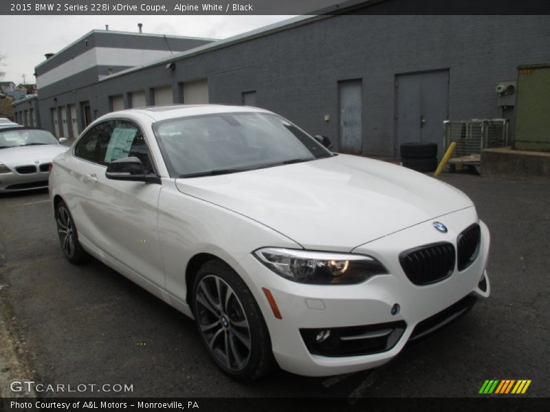 Front 3/4 View of 2015 2 Series 228i xDrive Coupe