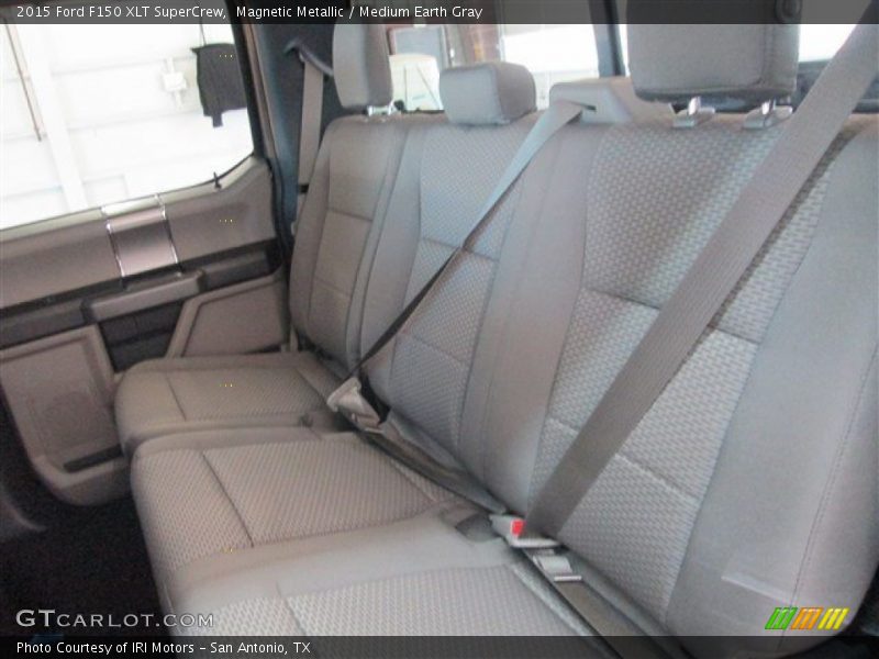 Magnetic Metallic / Medium Earth Gray 2015 Ford F150 XLT SuperCrew