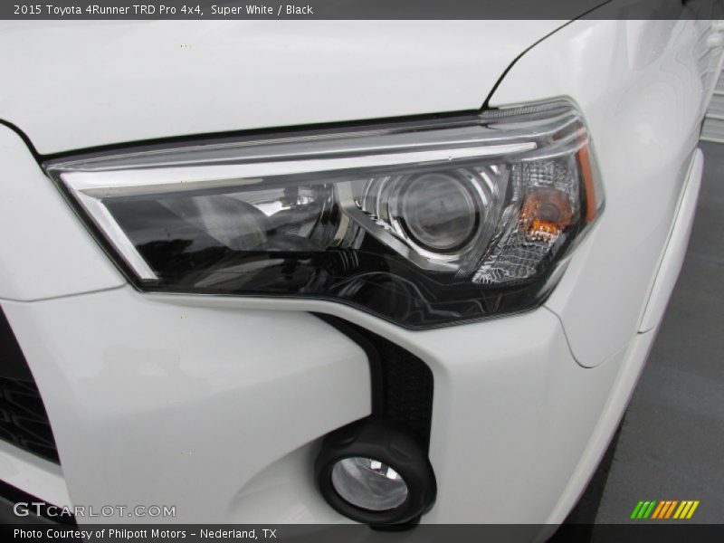Super White / Black 2015 Toyota 4Runner TRD Pro 4x4