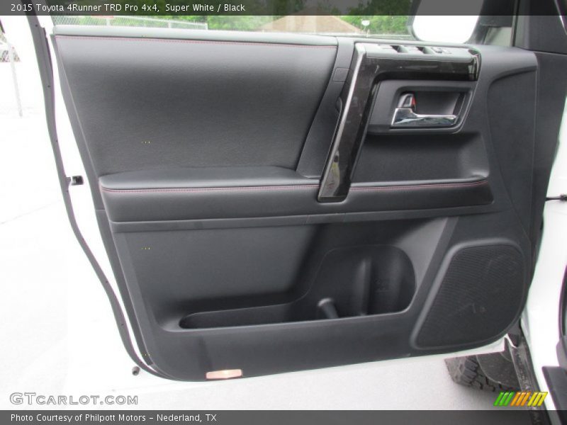 Super White / Black 2015 Toyota 4Runner TRD Pro 4x4