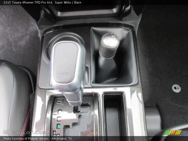 Super White / Black 2015 Toyota 4Runner TRD Pro 4x4