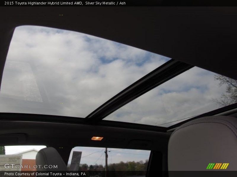 Sunroof of 2015 Highlander Hybrid Limited AWD