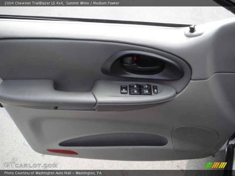 Summit White / Medium Pewter 2004 Chevrolet TrailBlazer LS 4x4