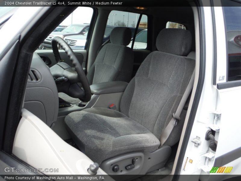 Summit White / Medium Pewter 2004 Chevrolet TrailBlazer LS 4x4