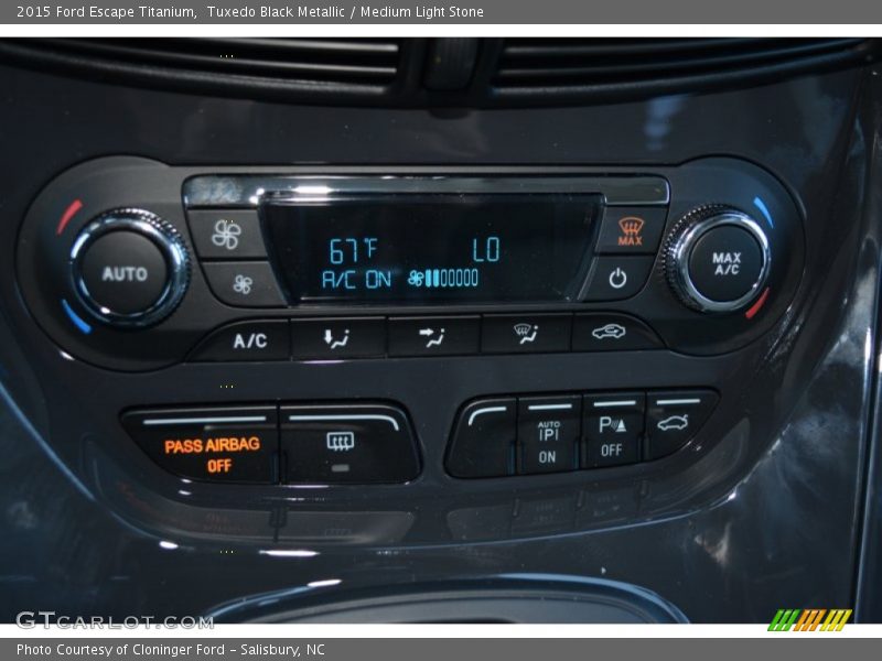 Tuxedo Black Metallic / Medium Light Stone 2015 Ford Escape Titanium