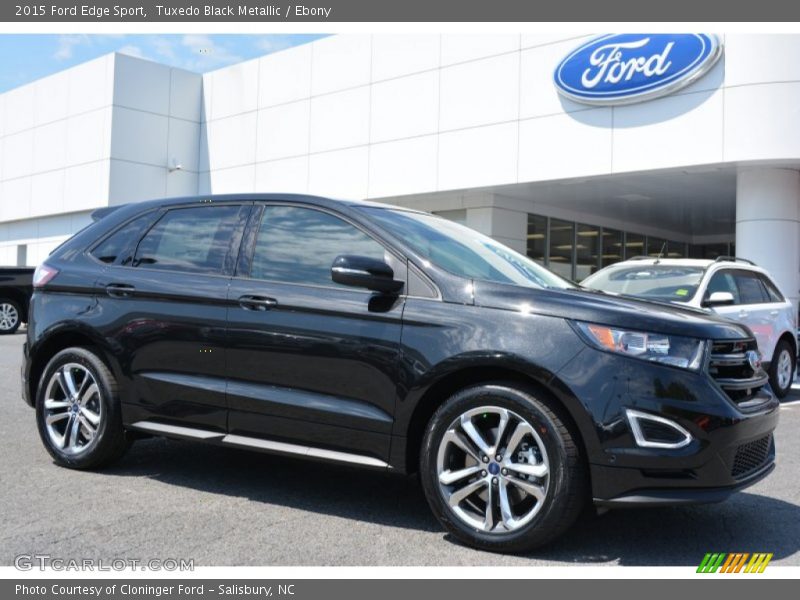 Front 3/4 View of 2015 Edge Sport