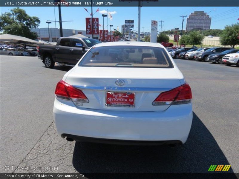 Blizzard White Pearl / Light Gray 2011 Toyota Avalon Limited