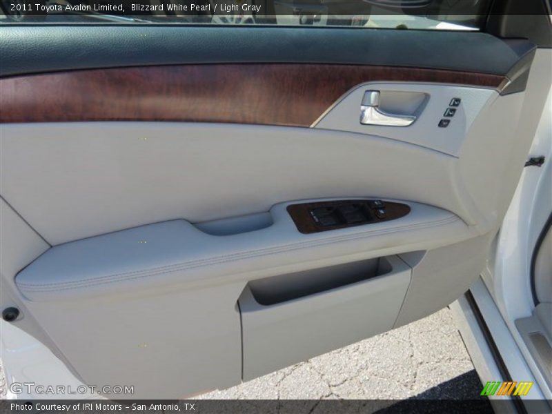 Blizzard White Pearl / Light Gray 2011 Toyota Avalon Limited