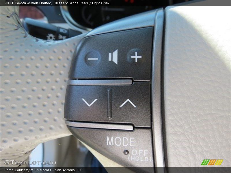 Blizzard White Pearl / Light Gray 2011 Toyota Avalon Limited