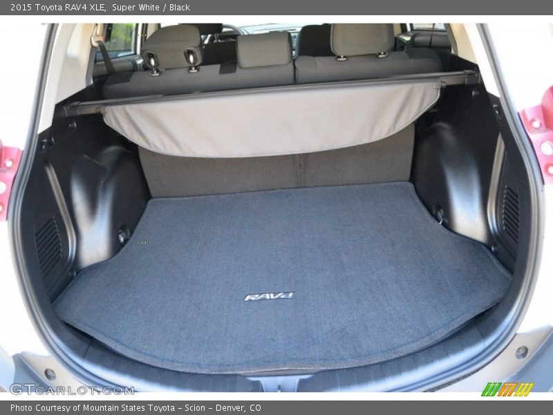 Super White / Black 2015 Toyota RAV4 XLE