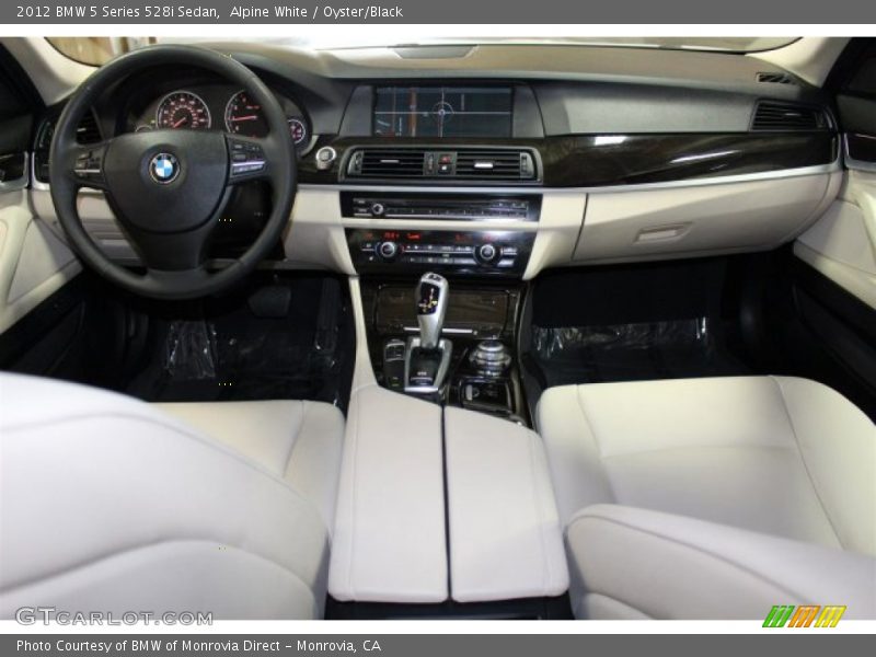 Alpine White / Oyster/Black 2012 BMW 5 Series 528i Sedan