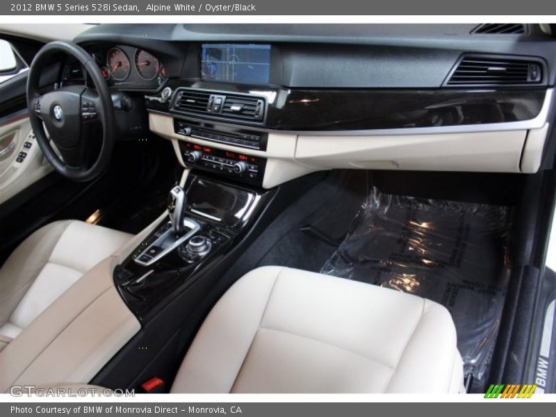 Alpine White / Oyster/Black 2012 BMW 5 Series 528i Sedan