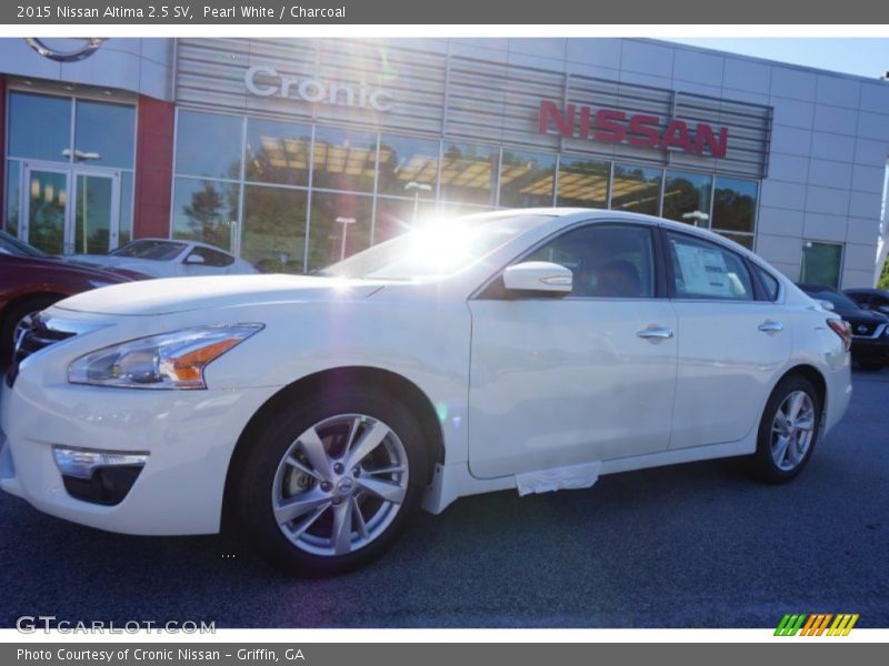Pearl White / Charcoal 2015 Nissan Altima 2.5 SV
