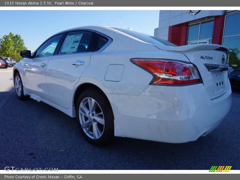 Pearl White / Charcoal 2015 Nissan Altima 2.5 SV