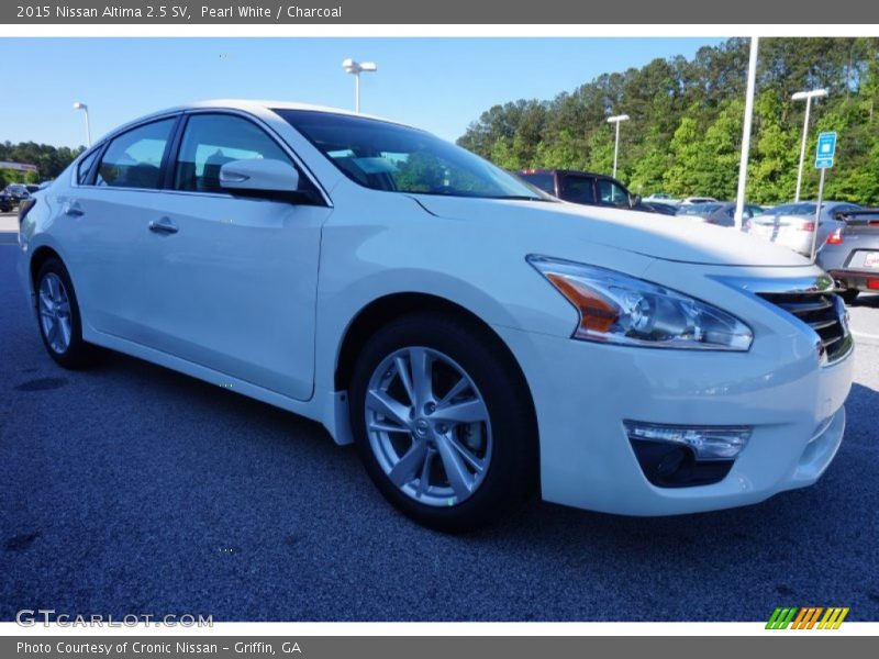 Pearl White / Charcoal 2015 Nissan Altima 2.5 SV