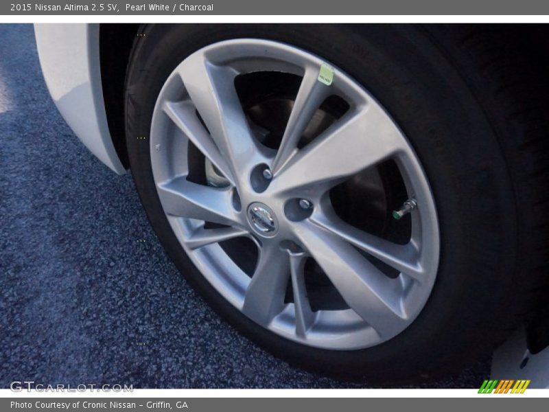 Pearl White / Charcoal 2015 Nissan Altima 2.5 SV