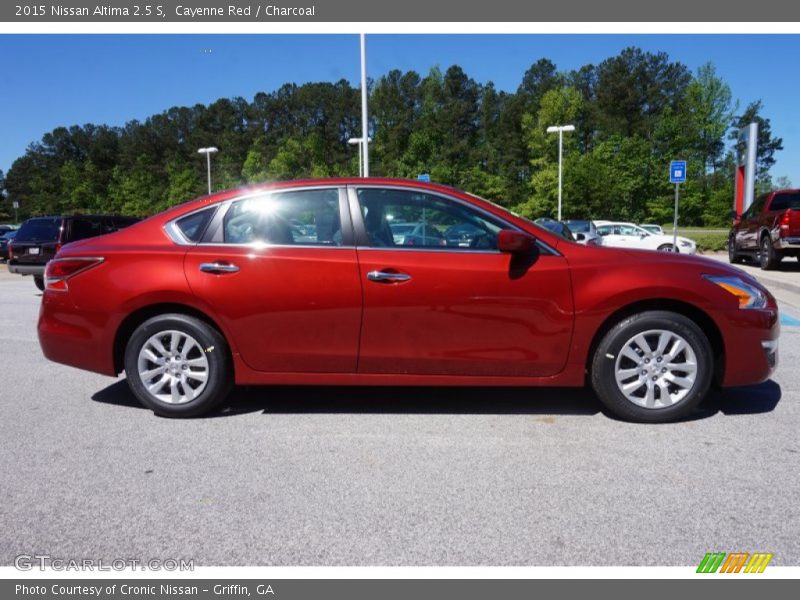Cayenne Red / Charcoal 2015 Nissan Altima 2.5 S