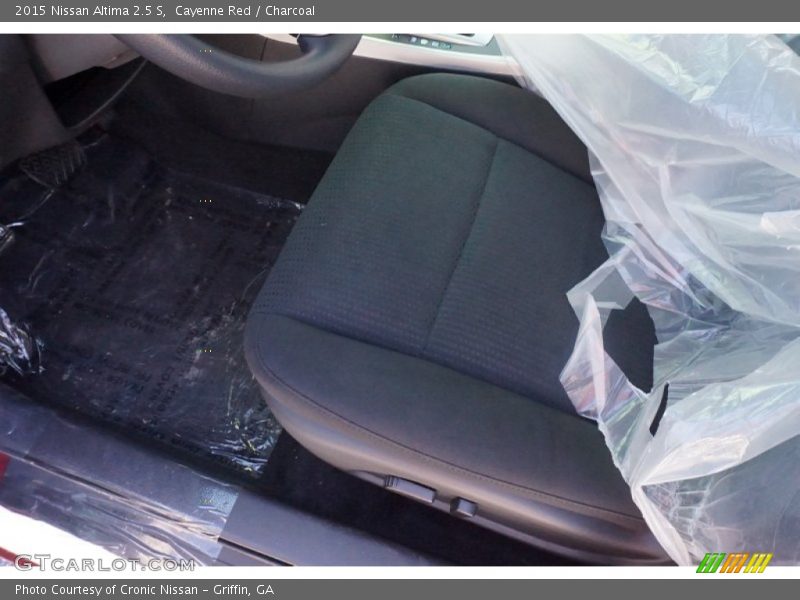 Cayenne Red / Charcoal 2015 Nissan Altima 2.5 S
