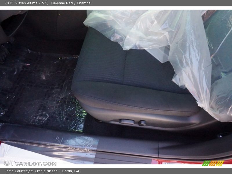 Cayenne Red / Charcoal 2015 Nissan Altima 2.5 S