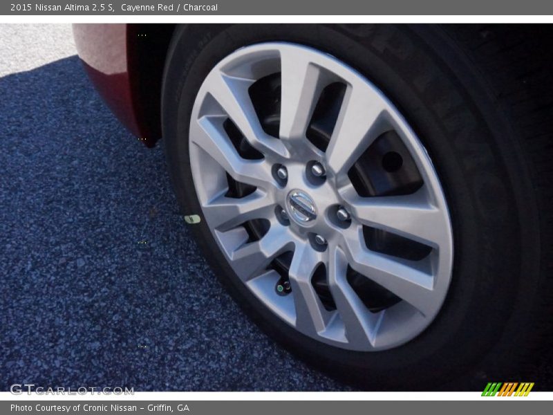 Cayenne Red / Charcoal 2015 Nissan Altima 2.5 S
