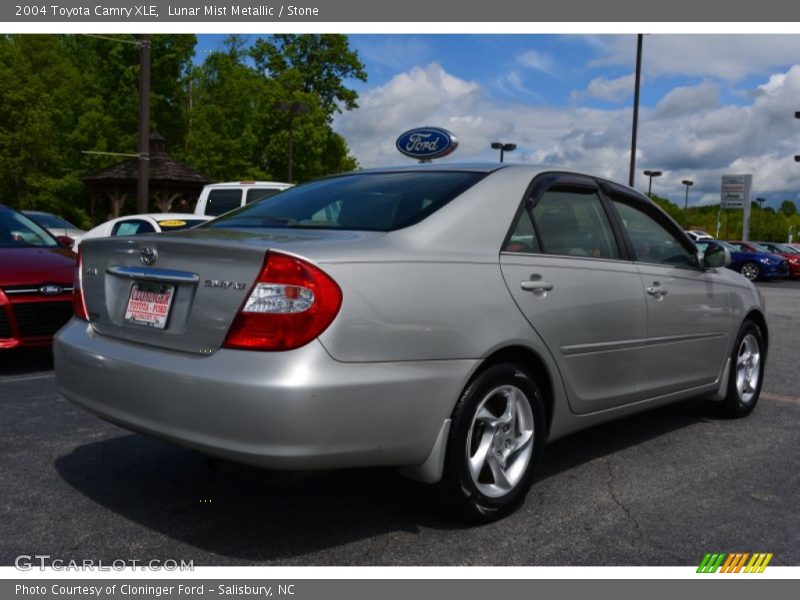 Lunar Mist Metallic / Stone 2004 Toyota Camry XLE