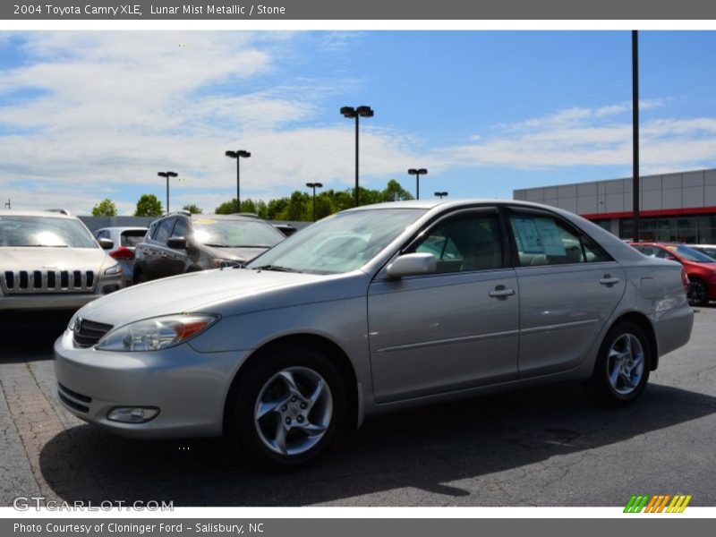 Lunar Mist Metallic / Stone 2004 Toyota Camry XLE