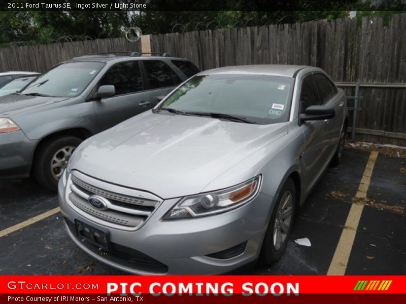 Ingot Silver / Light Stone 2011 Ford Taurus SE