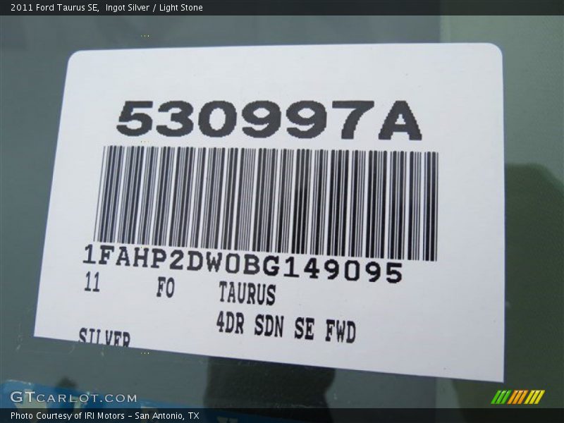 Ingot Silver / Light Stone 2011 Ford Taurus SE