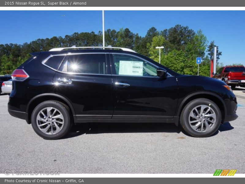 Super Black / Almond 2015 Nissan Rogue SL