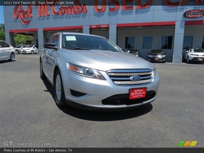 Ingot Silver / Light Stone 2011 Ford Taurus SE