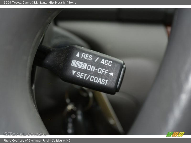 Lunar Mist Metallic / Stone 2004 Toyota Camry XLE