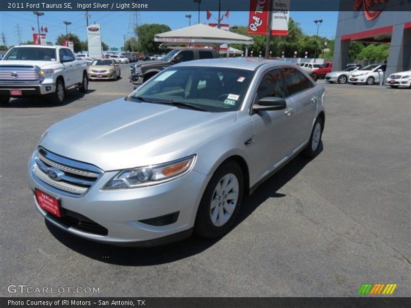 Ingot Silver / Light Stone 2011 Ford Taurus SE