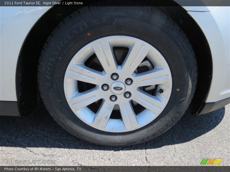Ingot Silver / Light Stone 2011 Ford Taurus SE