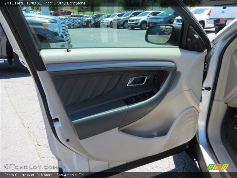 Ingot Silver / Light Stone 2011 Ford Taurus SE