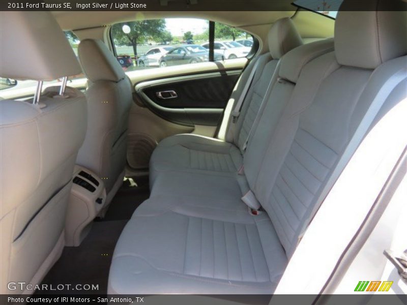 Ingot Silver / Light Stone 2011 Ford Taurus SE