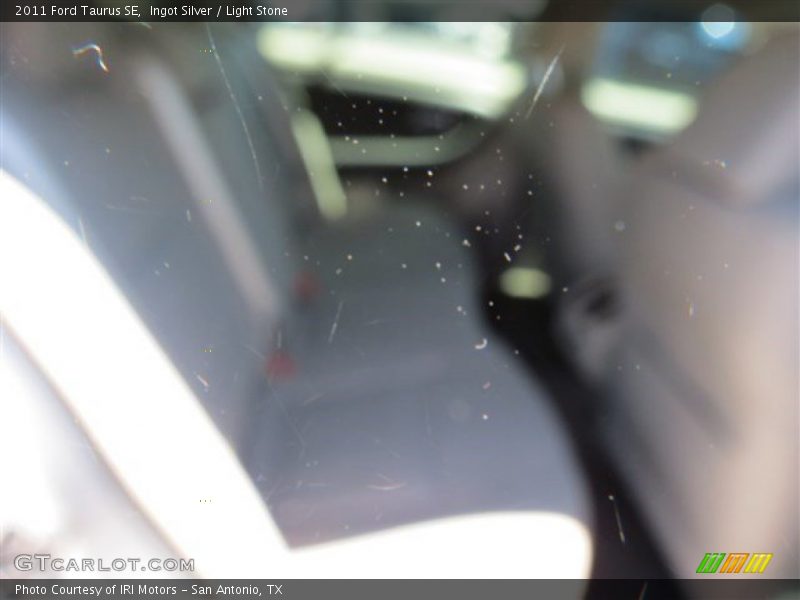 Ingot Silver / Light Stone 2011 Ford Taurus SE