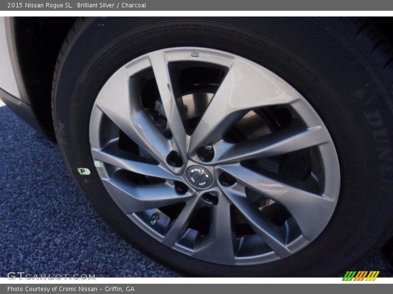 Brilliant Silver / Charcoal 2015 Nissan Rogue SL