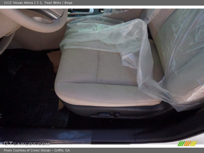 Pearl White / Beige 2015 Nissan Altima 2.5 S