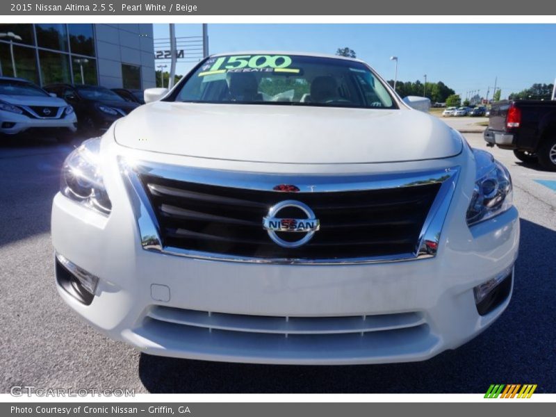 Pearl White / Beige 2015 Nissan Altima 2.5 S