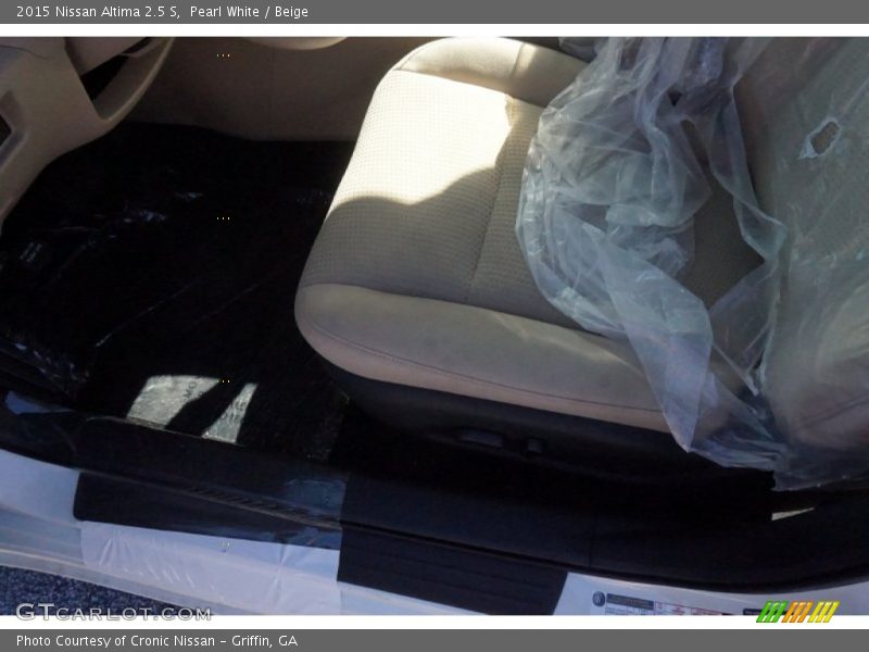 Pearl White / Beige 2015 Nissan Altima 2.5 S