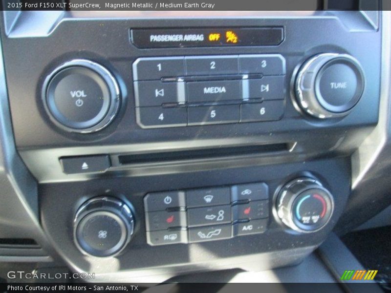 Magnetic Metallic / Medium Earth Gray 2015 Ford F150 XLT SuperCrew