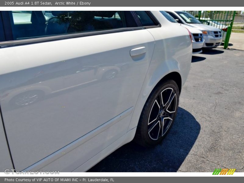 Arctic White / Ebony 2005 Audi A4 1.8T Sedan