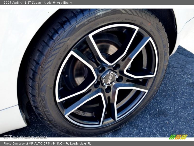 Arctic White / Ebony 2005 Audi A4 1.8T Sedan