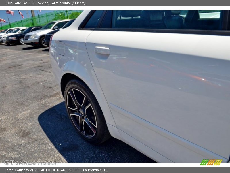 Arctic White / Ebony 2005 Audi A4 1.8T Sedan