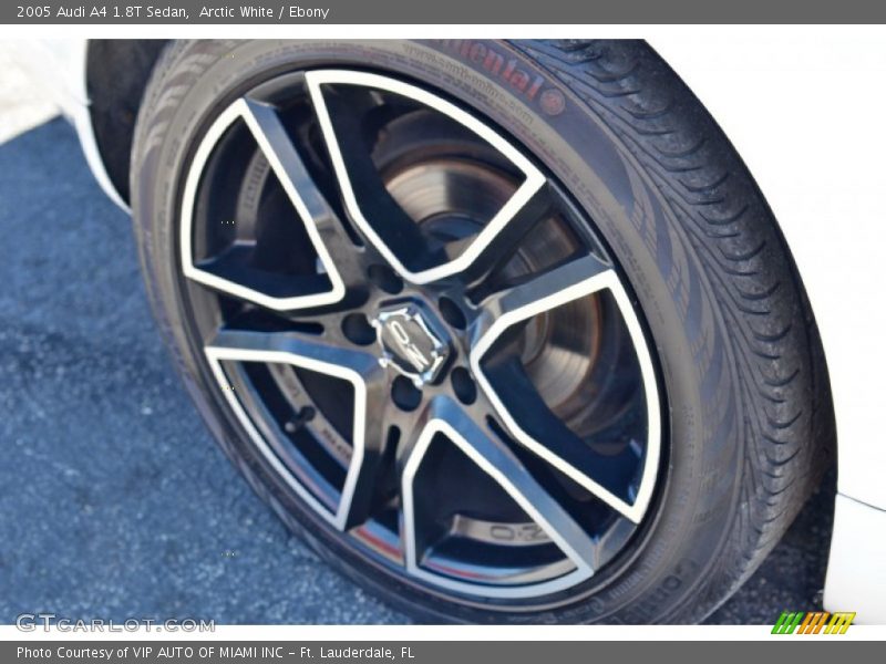 Arctic White / Ebony 2005 Audi A4 1.8T Sedan