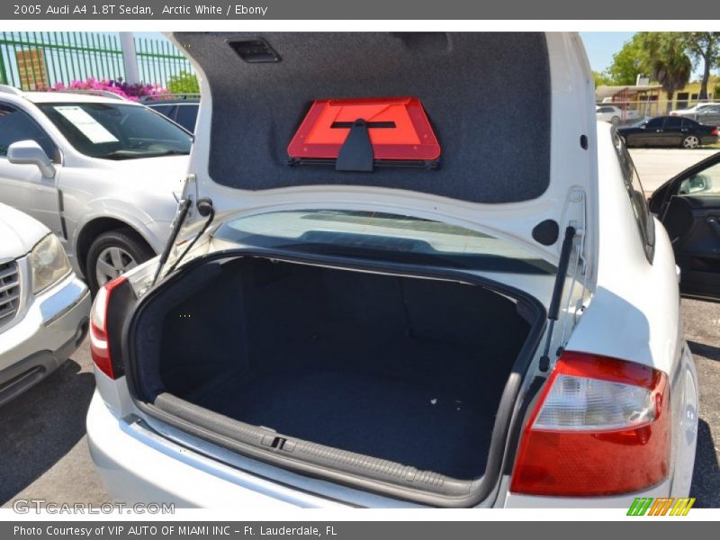 Arctic White / Ebony 2005 Audi A4 1.8T Sedan