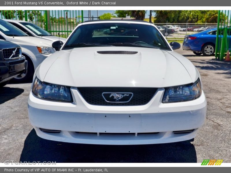 Oxford White / Dark Charcoal 2001 Ford Mustang V6 Convertible