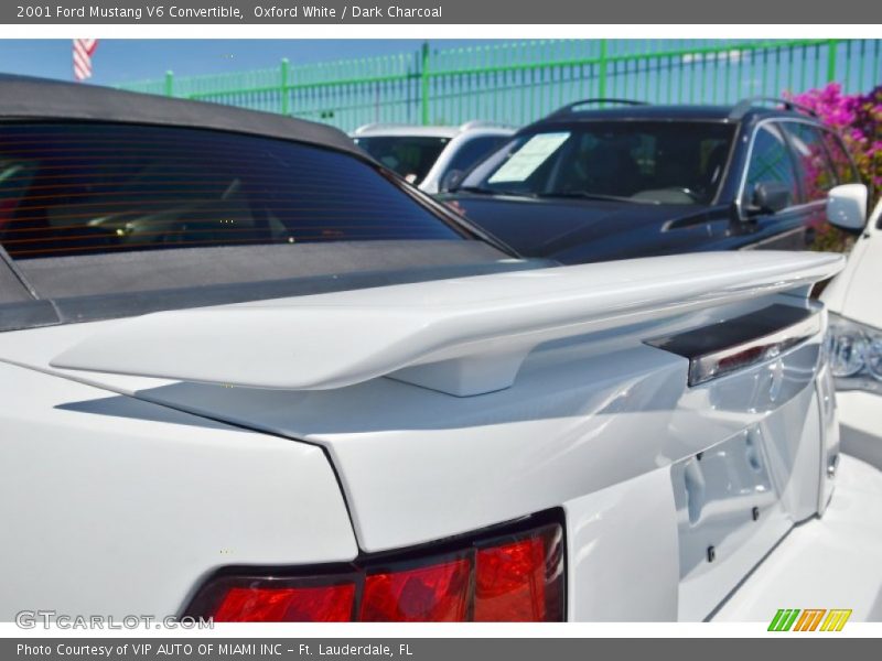 Oxford White / Dark Charcoal 2001 Ford Mustang V6 Convertible
