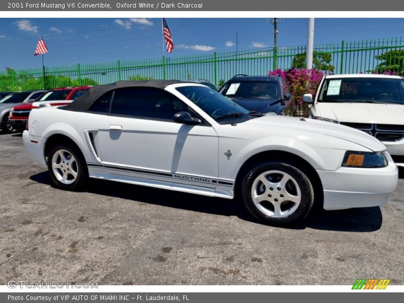 Oxford White / Dark Charcoal 2001 Ford Mustang V6 Convertible