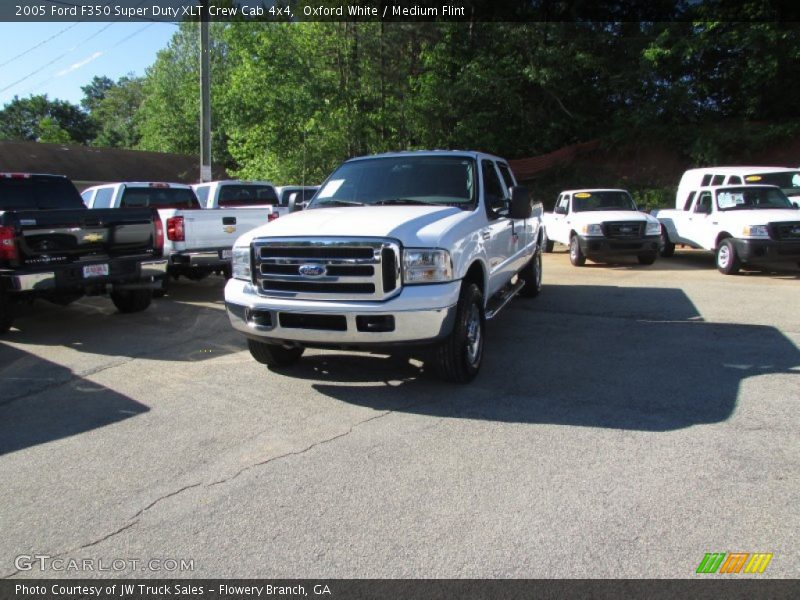 Oxford White / Medium Flint 2005 Ford F350 Super Duty XLT Crew Cab 4x4